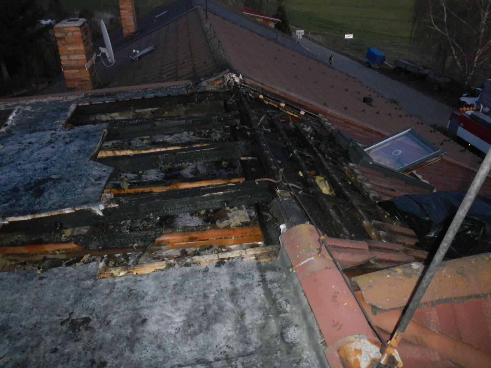 Požár střechy, Přehořov - 13. 3. 2020 (4).JPG