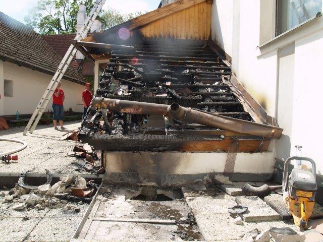 Požár střechy, Třeboň - 30. 4. 2018 (5).jpg