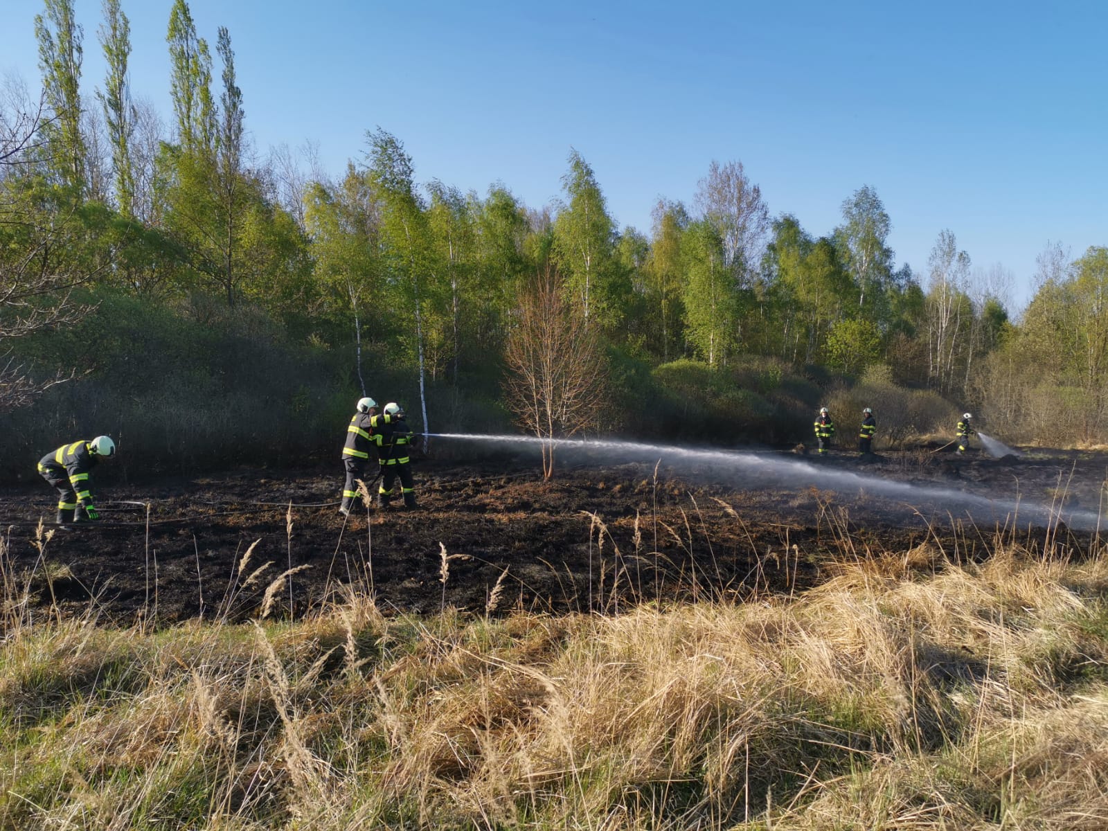 Požár trávy, České Budějovice - 21. 4. 2020 (4).jpg