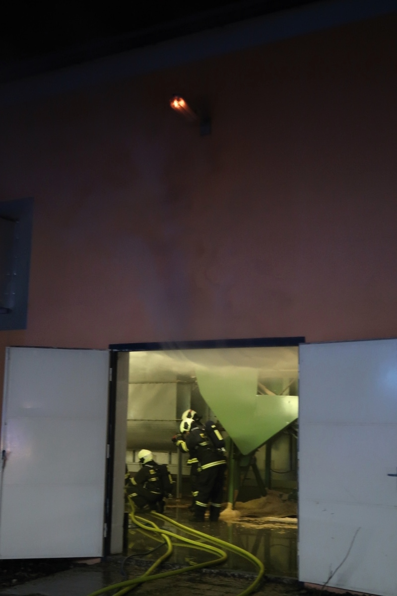 Požár zásobníku, Chotoviny - 14. 12. 2016 (3).JPG