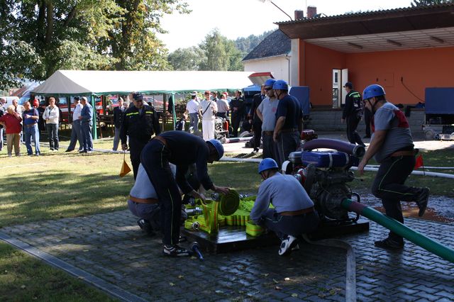 Soutěž seniorů v požárním útoku v Mochtíně/(54).JPG