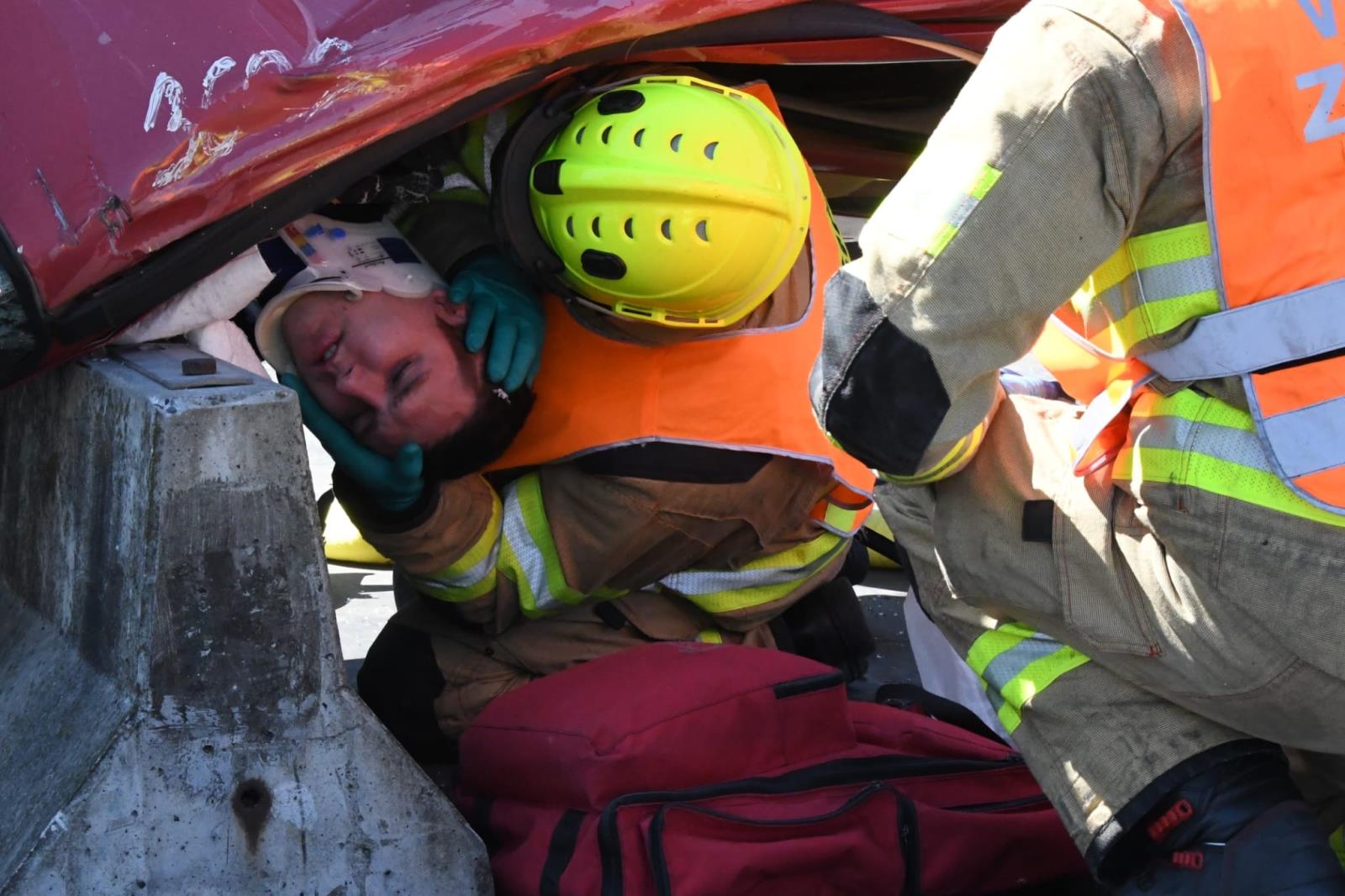 Soutěž ve vyprošťování zraněných osob z havarovaných vozidel v Mostě