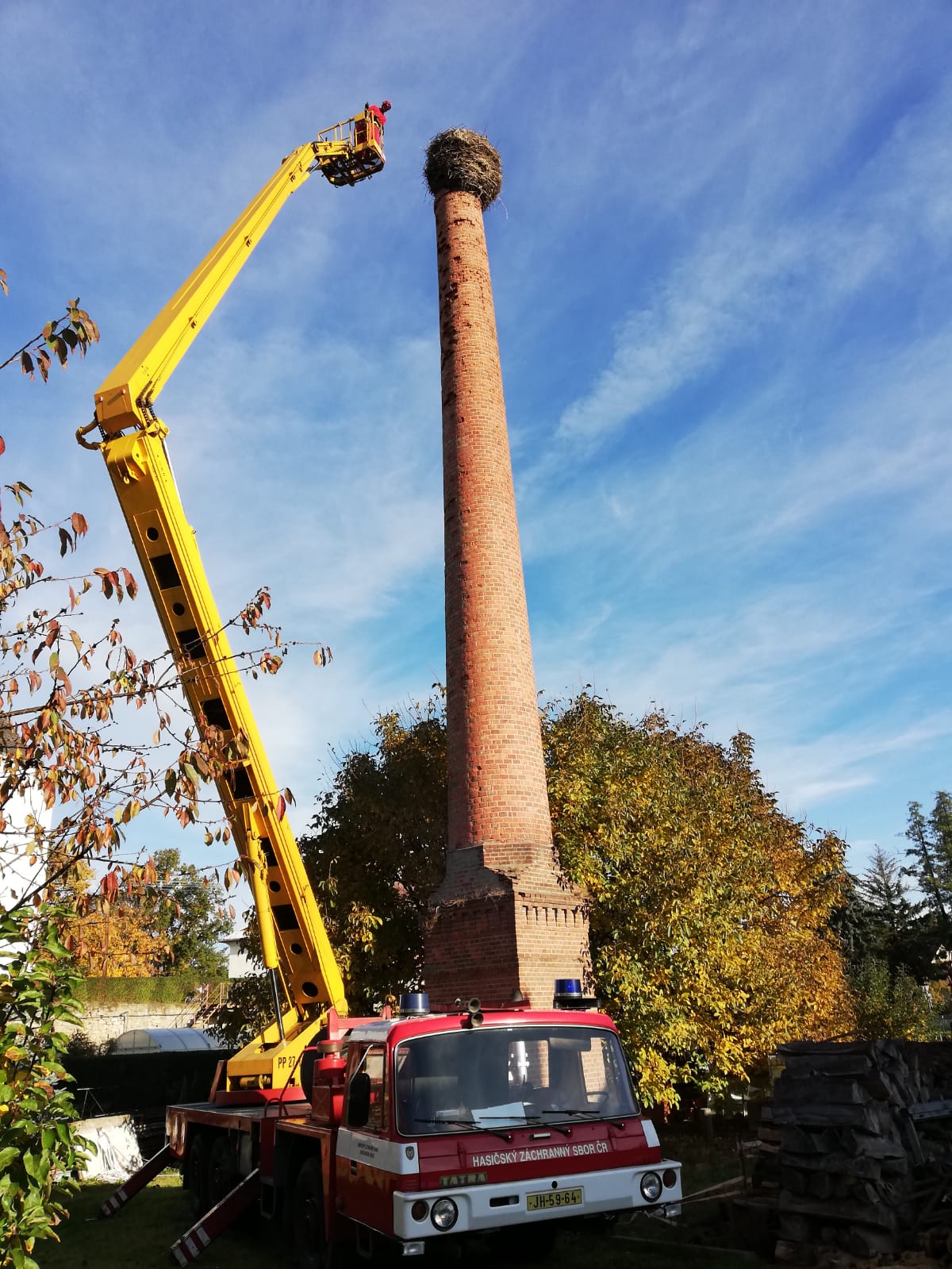 Sundání hnízda, Staré Město pod Landštejnem - 17. 10. 2019 (3).jpg