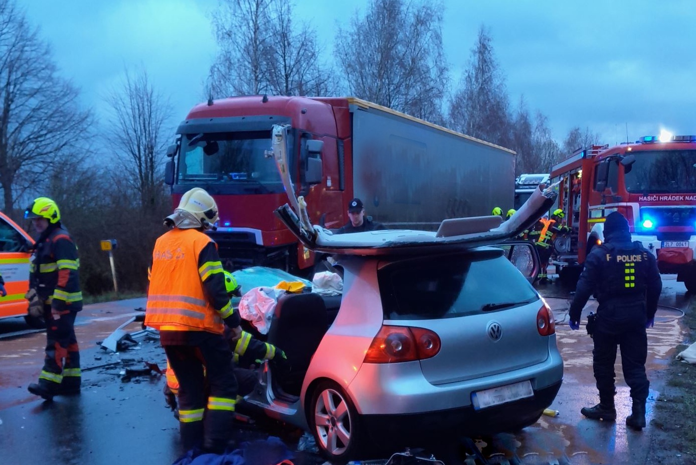 Událost byla na KOPIS HZS LBK nahlášena několik minut po půl šesté hodině ranní