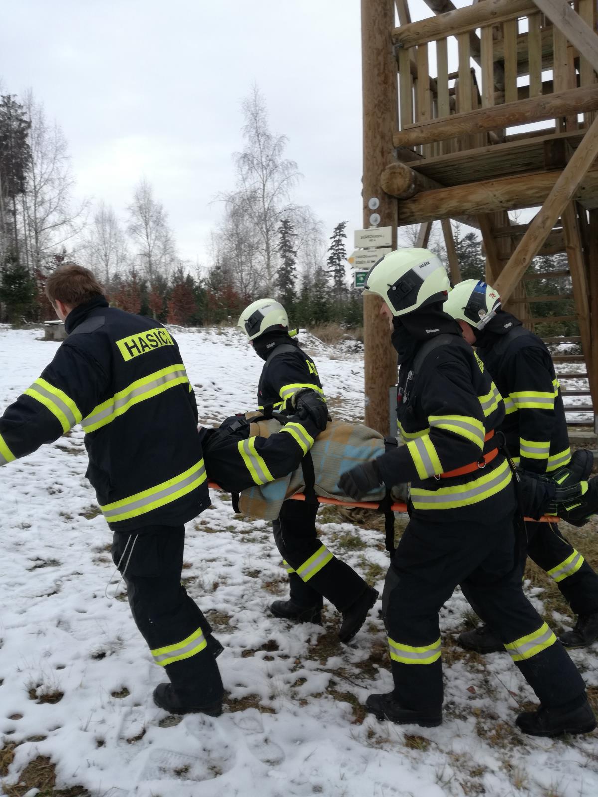 Záchrana osob, rozhledna Svákov - 18. 12. 2018 (10).jpg