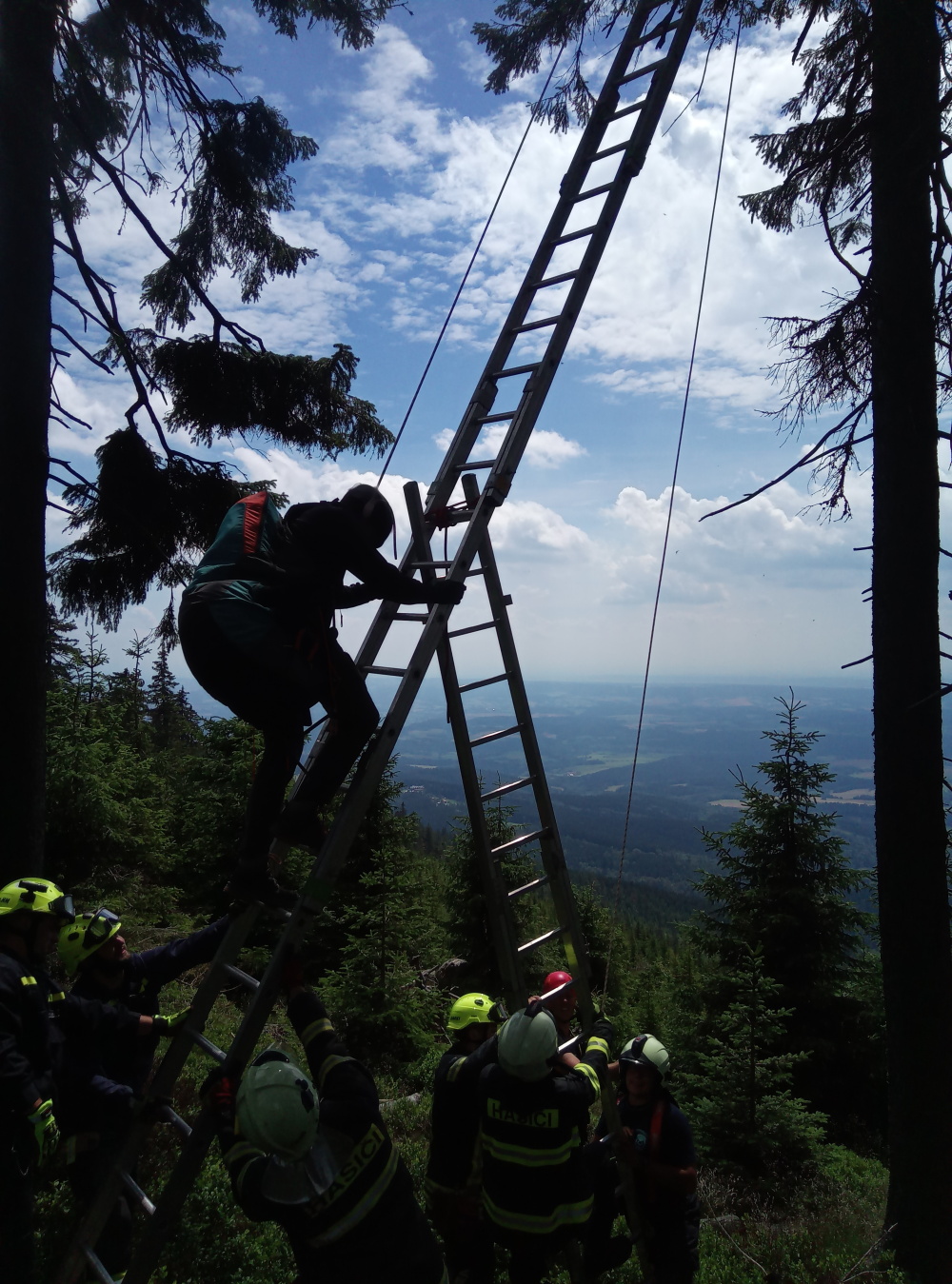 Záchrana paraglidisty, Černá Hora (3).jpg