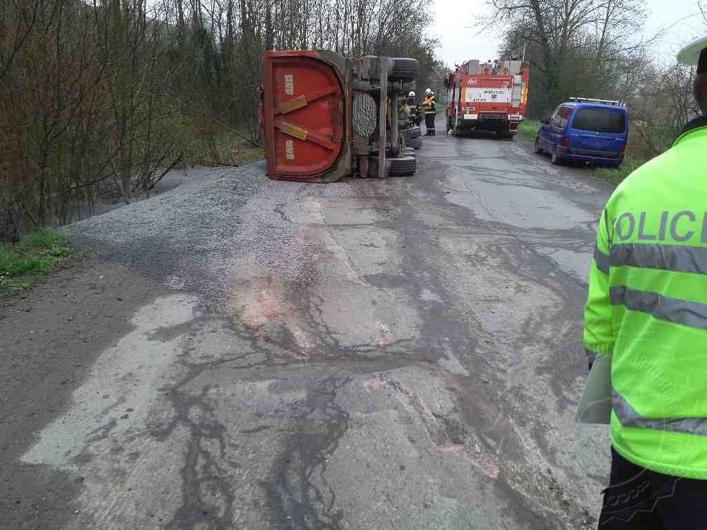 dopravní nehoda nákladního vozidla Štěpánov3 20.4.2021.jpg
