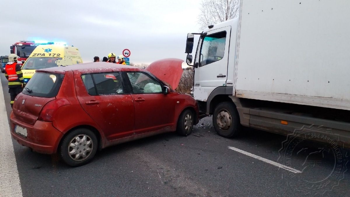 dopravní nehoda u Holic2 6-2-2020.jpg