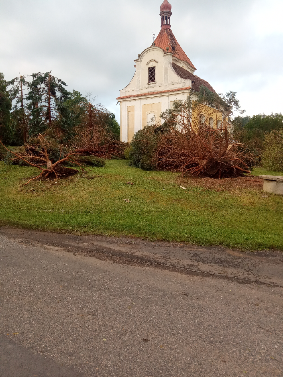 následky bouře na jihu Podbořanska