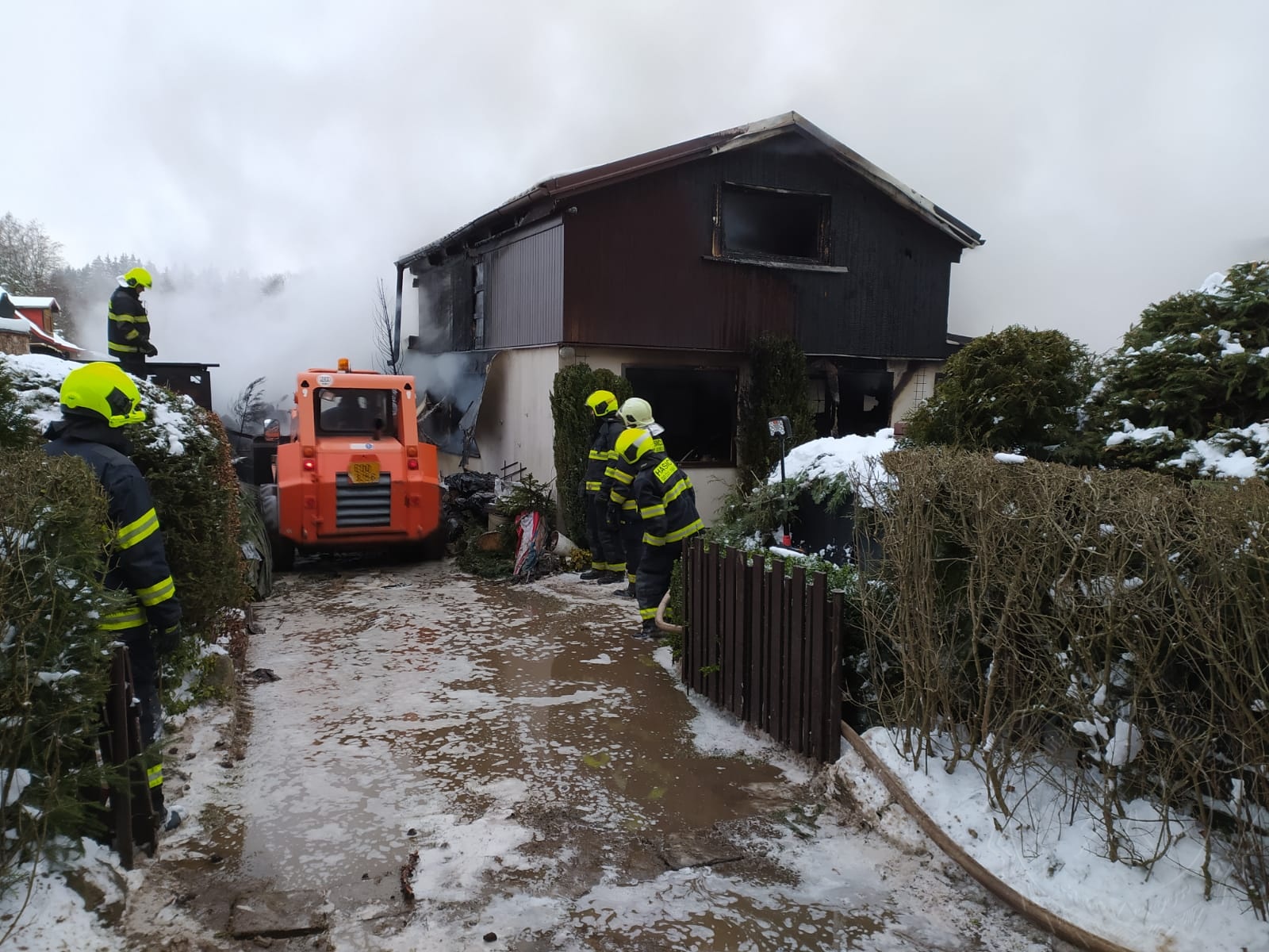 požár chata Třemošnice pokračování12-1-2021(3).jpg