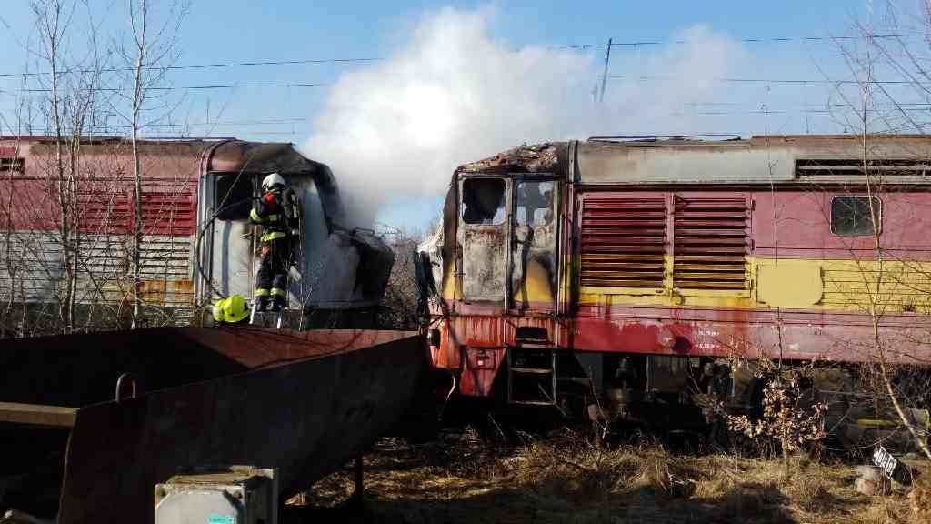 požár dvou lokomotiv Česká Třebová1 7.3.2021.jpg