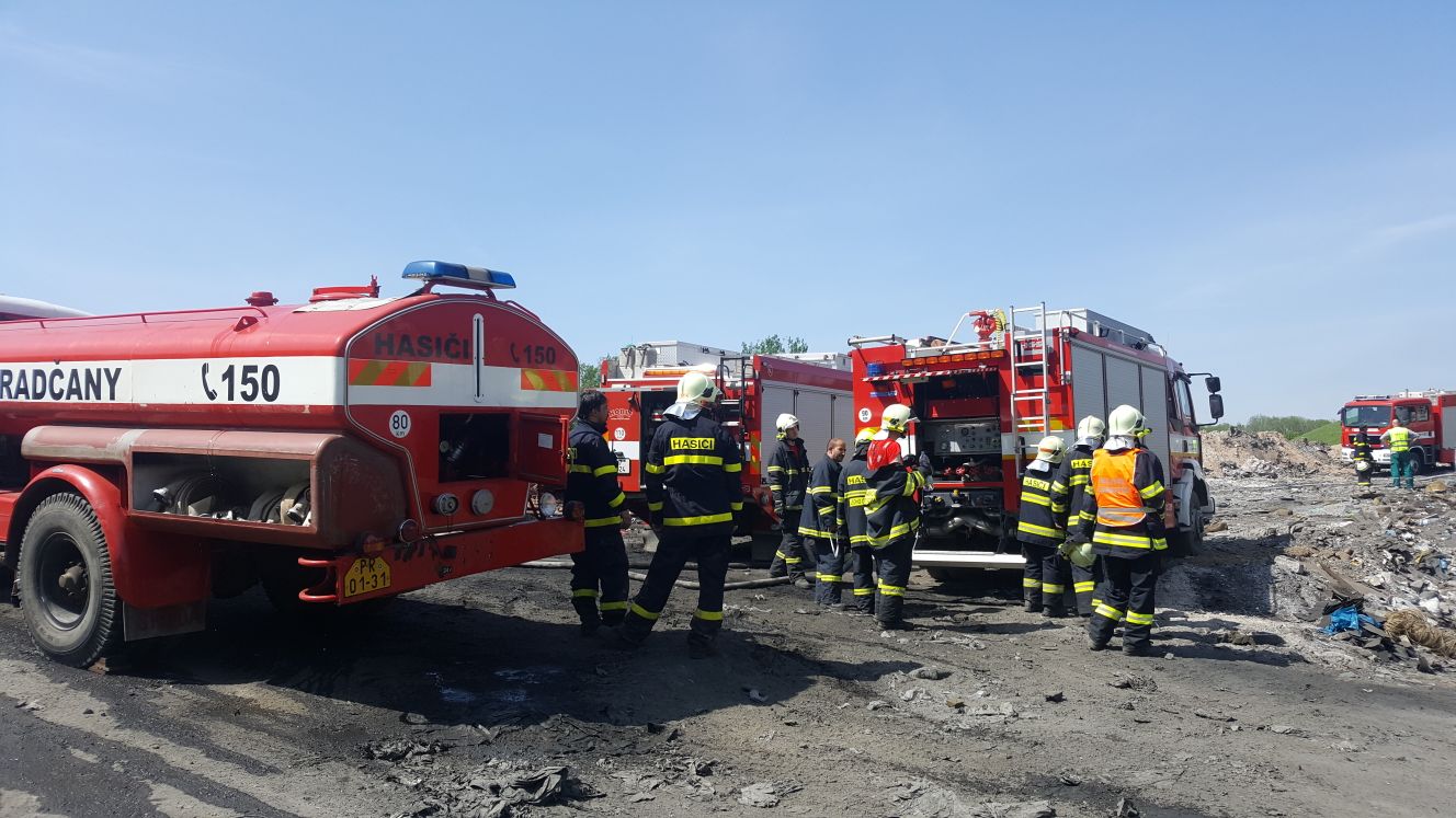 pozar skladky Hradcany - Prerovsko III.st. pozarního poplachu