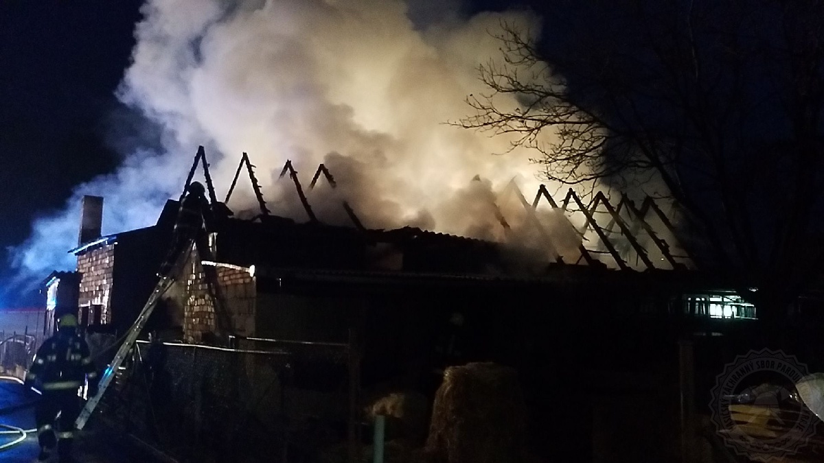 požár stodoly Bousov29-3-2022a.jpg