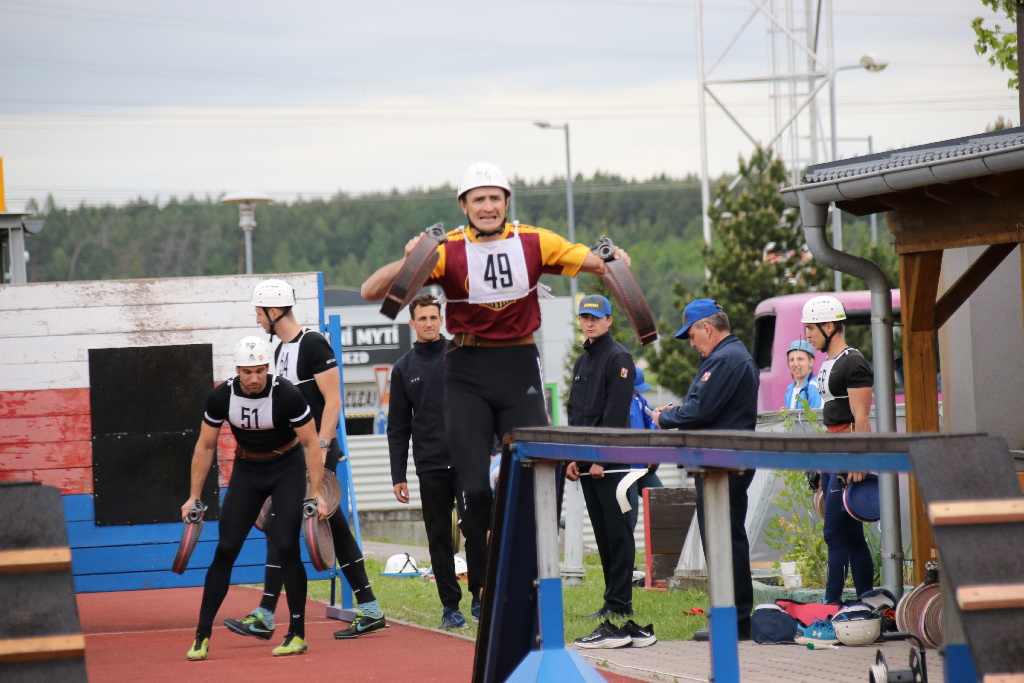 soutěžní pokusy 100m s překážkami (8).JPG