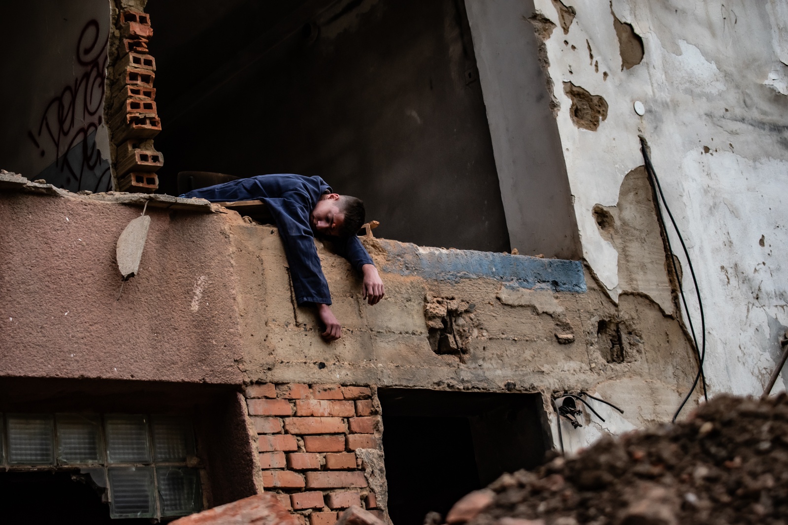 018-Taktické cvičení DESTRUKCE v bývalém areálu Poldi Kladno zaměřené na záchranu osob po výbuchu varny drog.jpg