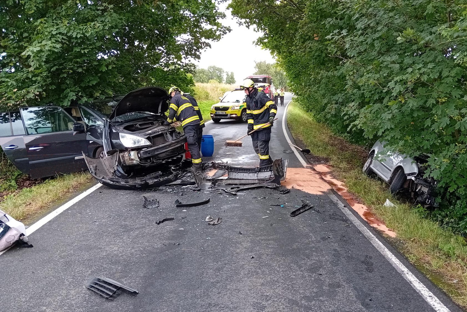 070724-Dopravní nehoda dvou osobních vozidel na okresní silnici mezi obcemi Neškaredice a Církvice na Kutnohorsku.jpg