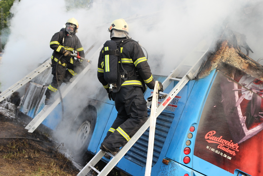 4 Požár autobusu, Planá nad Lužnicí - 10. 9. 2014/Požár autobusu, Planá nad Lužnicí - 10. 9. 2014 (12).JPG