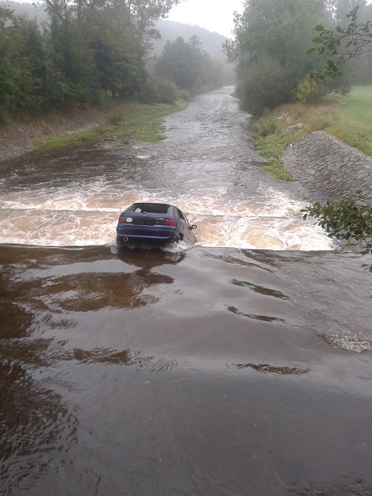 1 Vylovení auta, Strunkovice nad Volyňkou - 16. 9. 2014/Vylovení auta, Strunkovice nad Volyňkou - 16. 9. 2014 (1).jpg