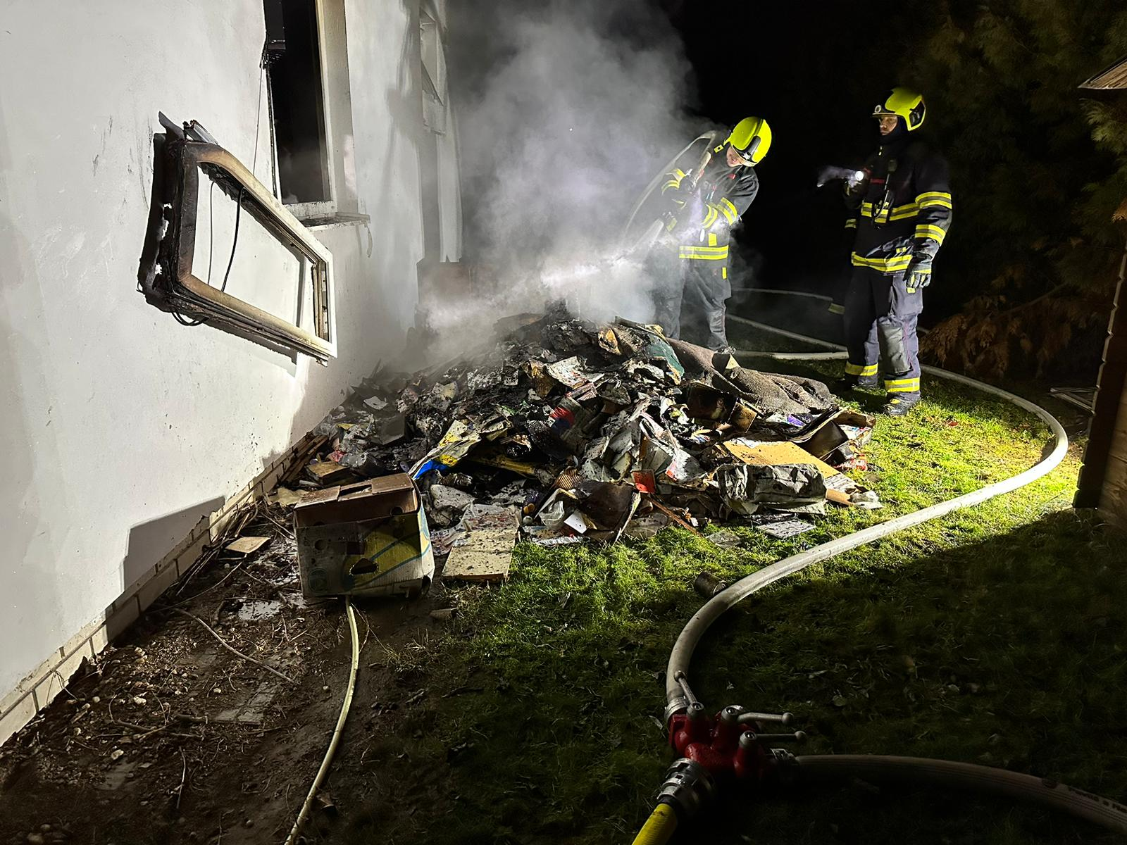 004-požár v rodinném domě ve Vestci.png