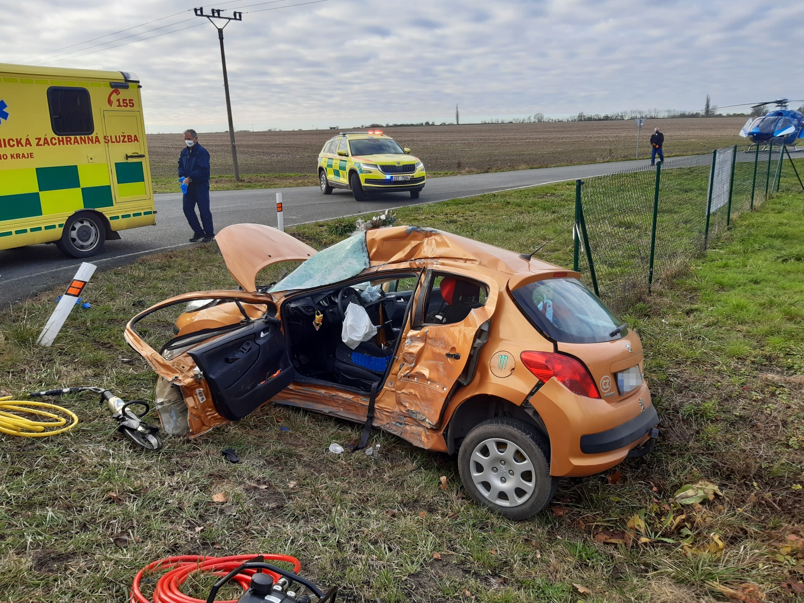 004 - tragická dopravní nehoda - osobní automobil.jpg