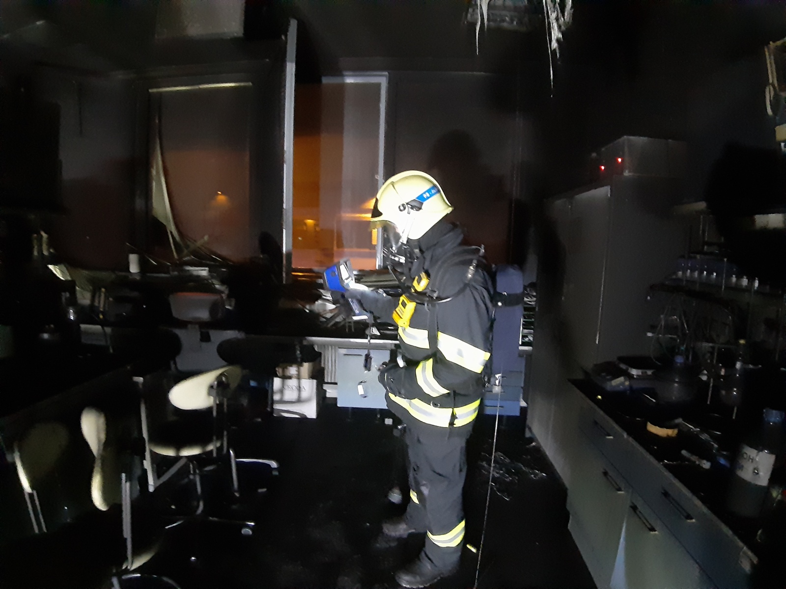 005-Požár laboratoře ve Vestci.jpg