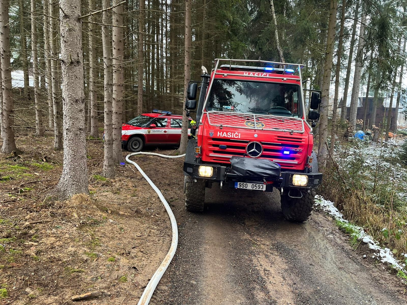 009-Lesní speciál CAS 15 MB Unimog.jpg