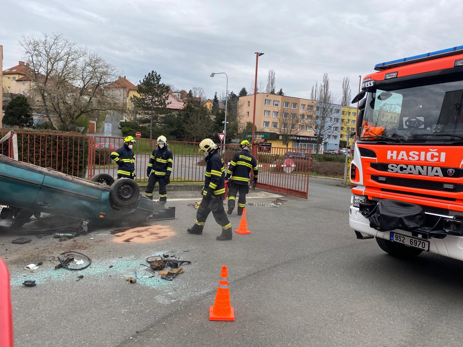 025 - Výcvik zaměřený na vyprošťování u dopravních nehod.jpg