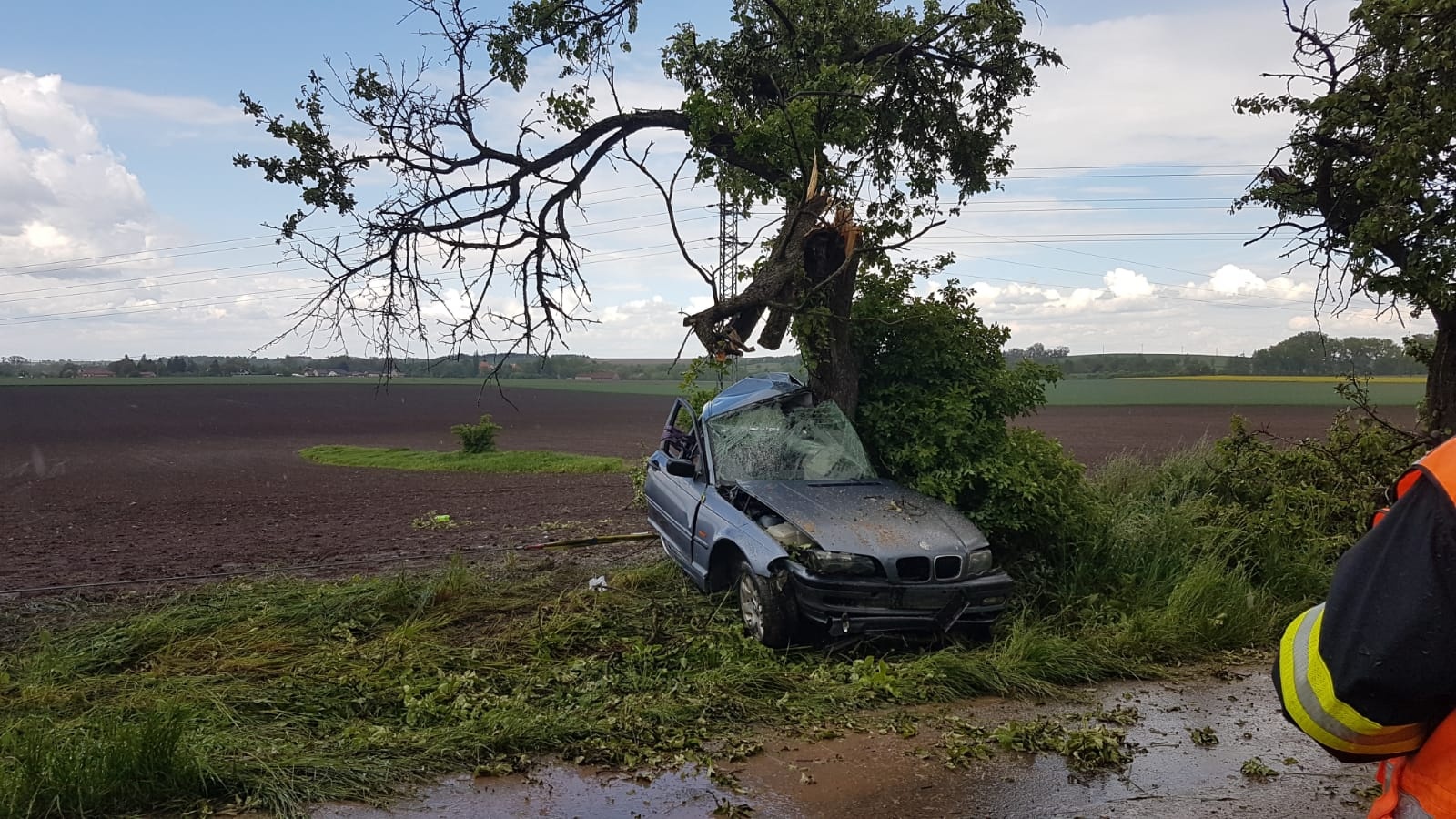 041 - Tragická dopravní nehoda u Bylan.jpg