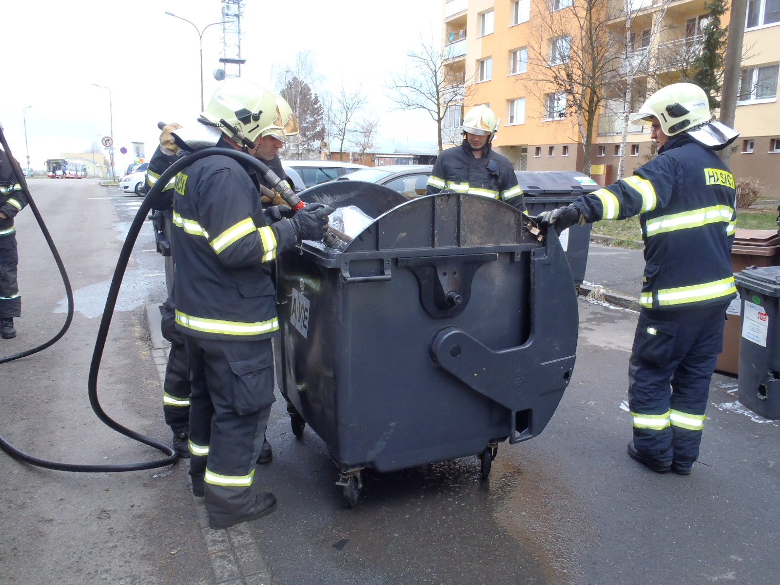 1.2.2015 požár kontejneru