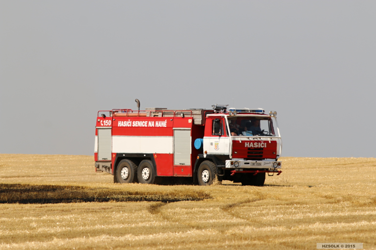 10 3-8-2015 P-PP_Likvidace požáru strniště Ústín - Olomoucko (18).JPG