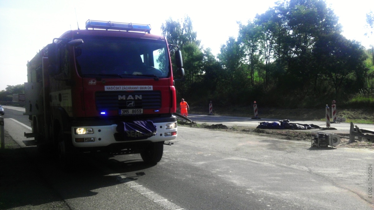 13 dopravní nehoda nákladní vozidla na R46 - 11 km (13).jpg