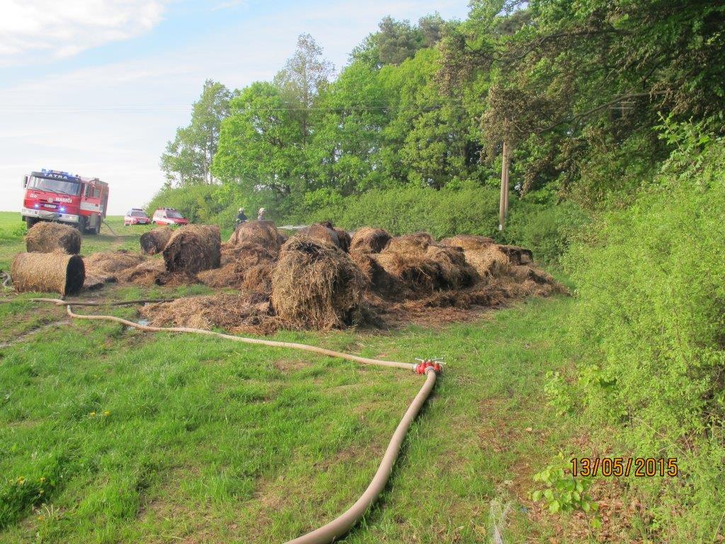 13.5.2015 požár stohu Obora.jpg