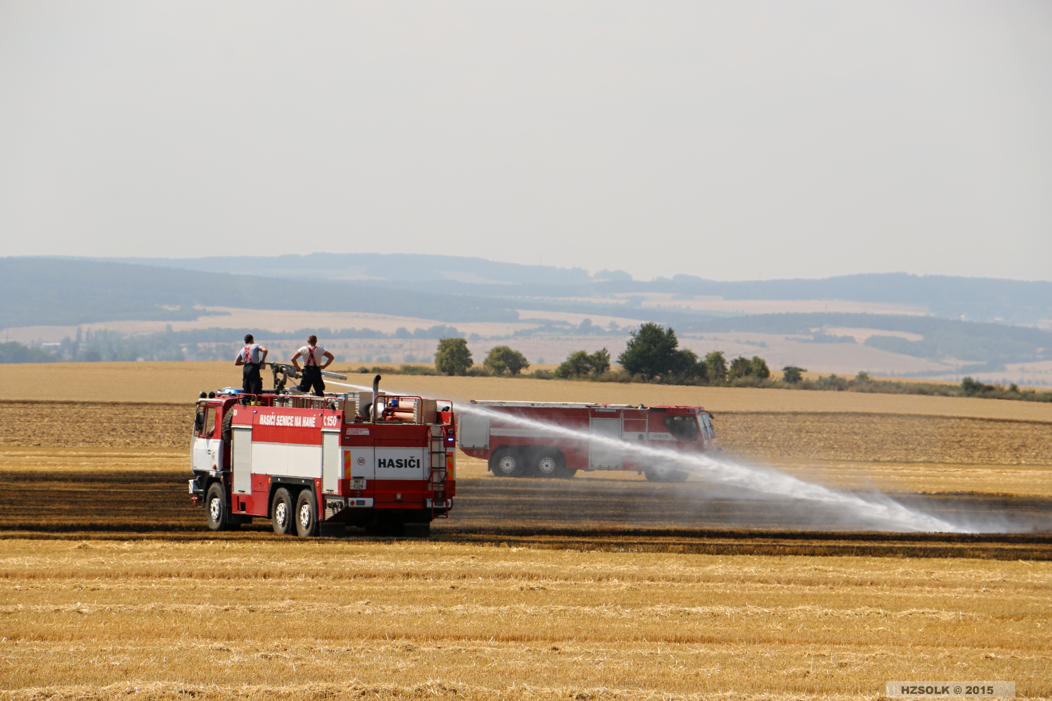 17 3-8-2015 P-PP_Likvidace požáru strniště Ústín - Olomoucko (8).JPG