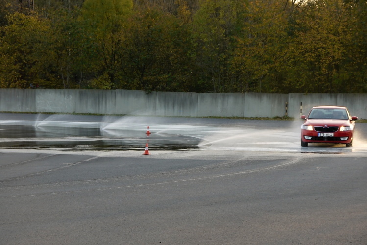 17.10.2017 řidiči na polygonu (29).JPG