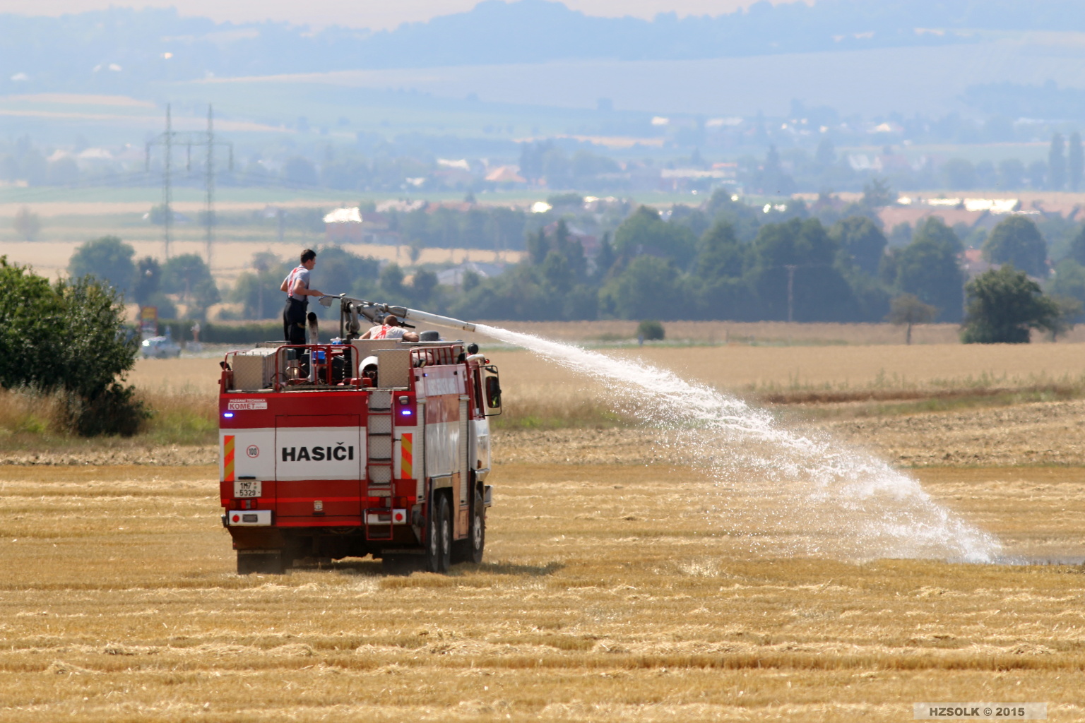 2 3-8-2015 P-PP_Likvidace požáru strniště Ústín - Olomoucko (10).JPG