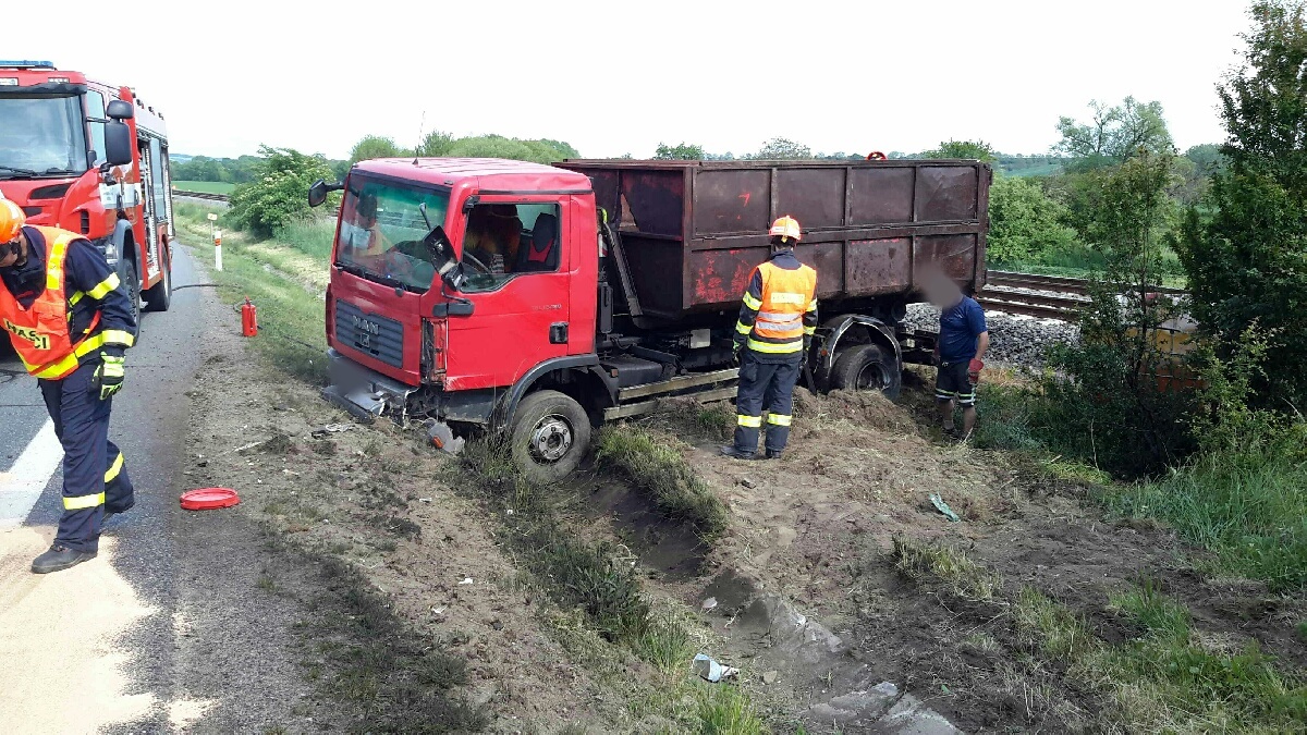 2020-05-19-DN a únik nafty Křižanovice/PVY_121T-2020_05_19-9bbbe089.jpg