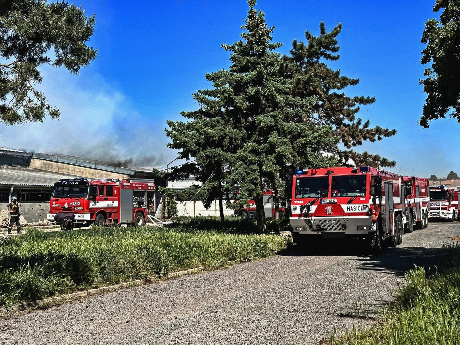 2024-05-15 Požár NB, Rakvice/Požár nízké budovy, Rakvice (6).jpg