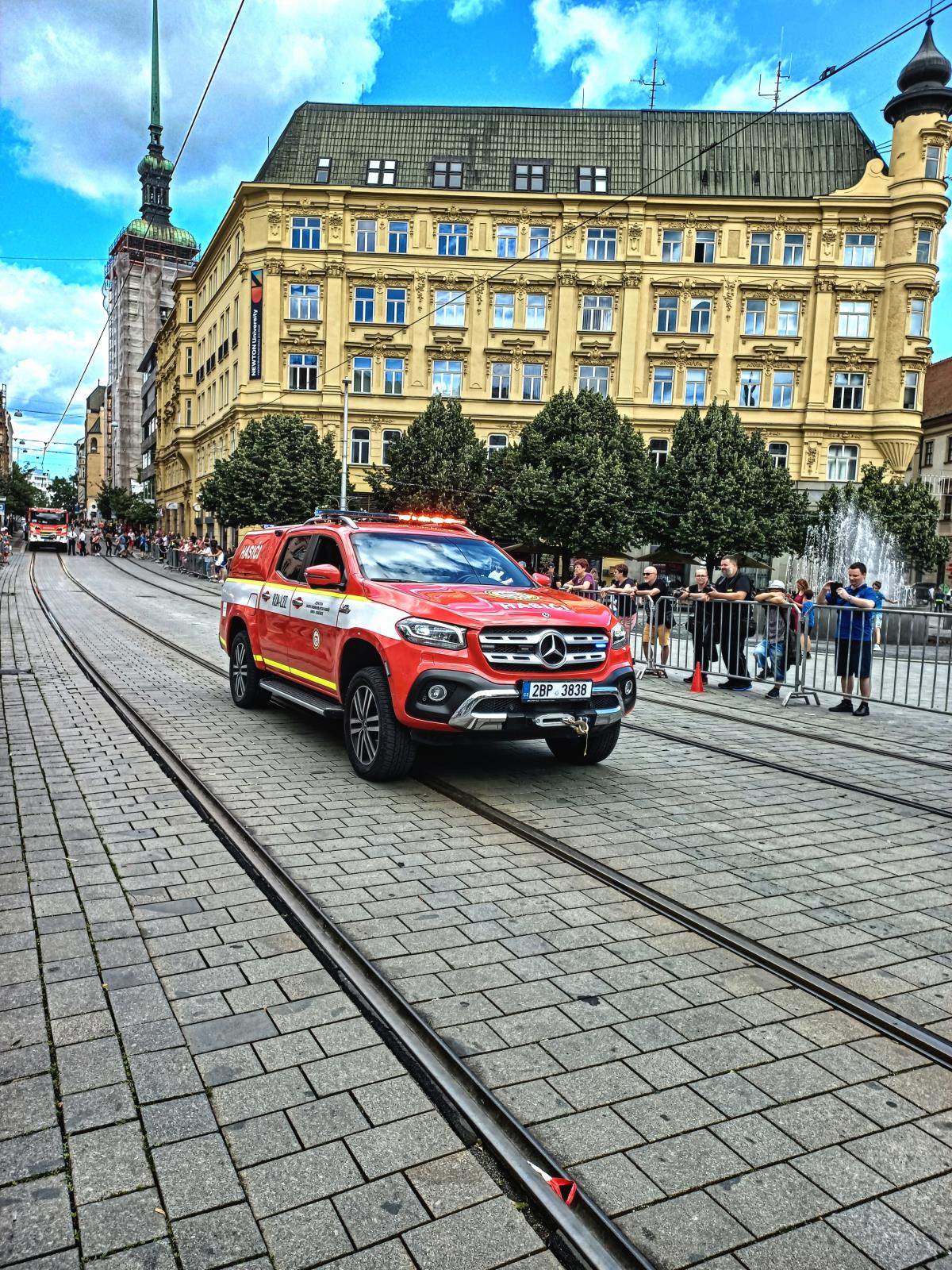 2024-06-22 Defilé požární techniky, Brno - nám.Svobody/Defilé (3).jpg