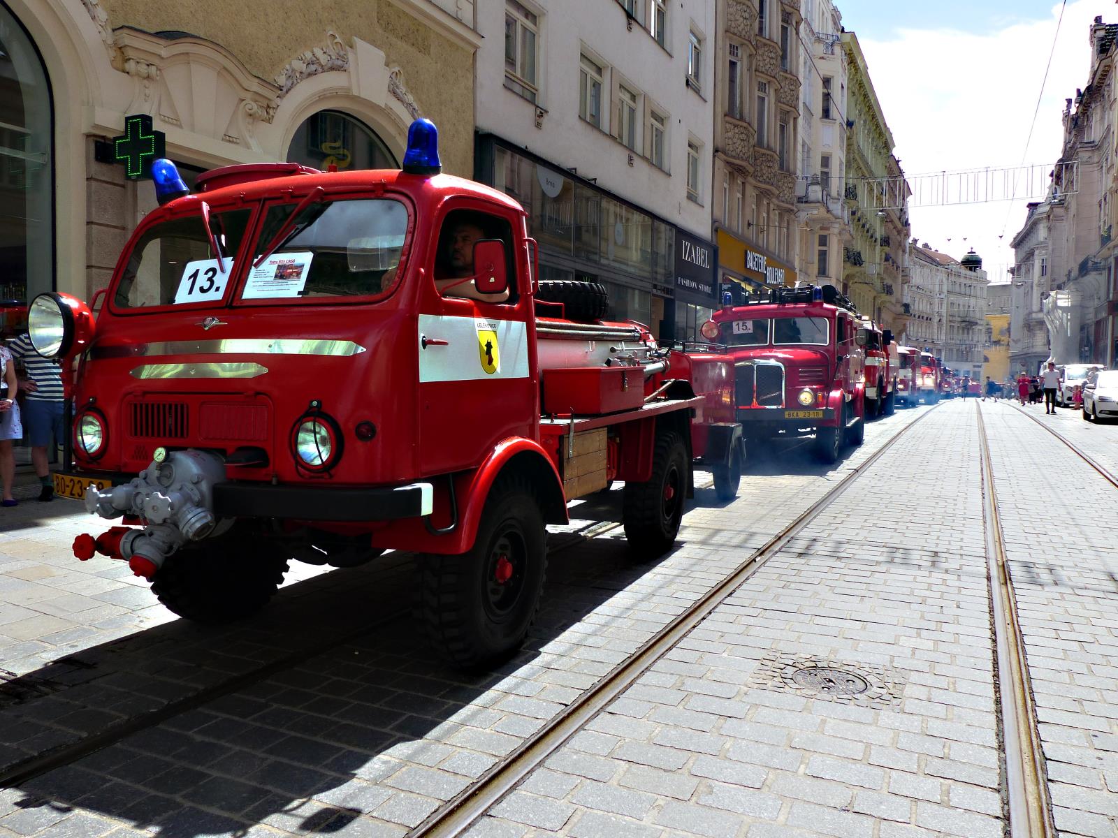 2024-06-22 Defilé požární techniky, Brno - nám.Svobody/Defilé (5).JPG