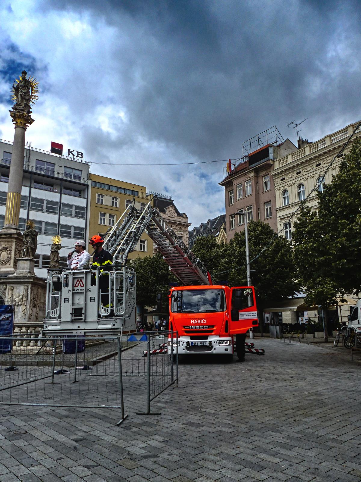 2024-06-22 Defilé požární techniky, Brno - nám.Svobody/Defilé (8).JPG