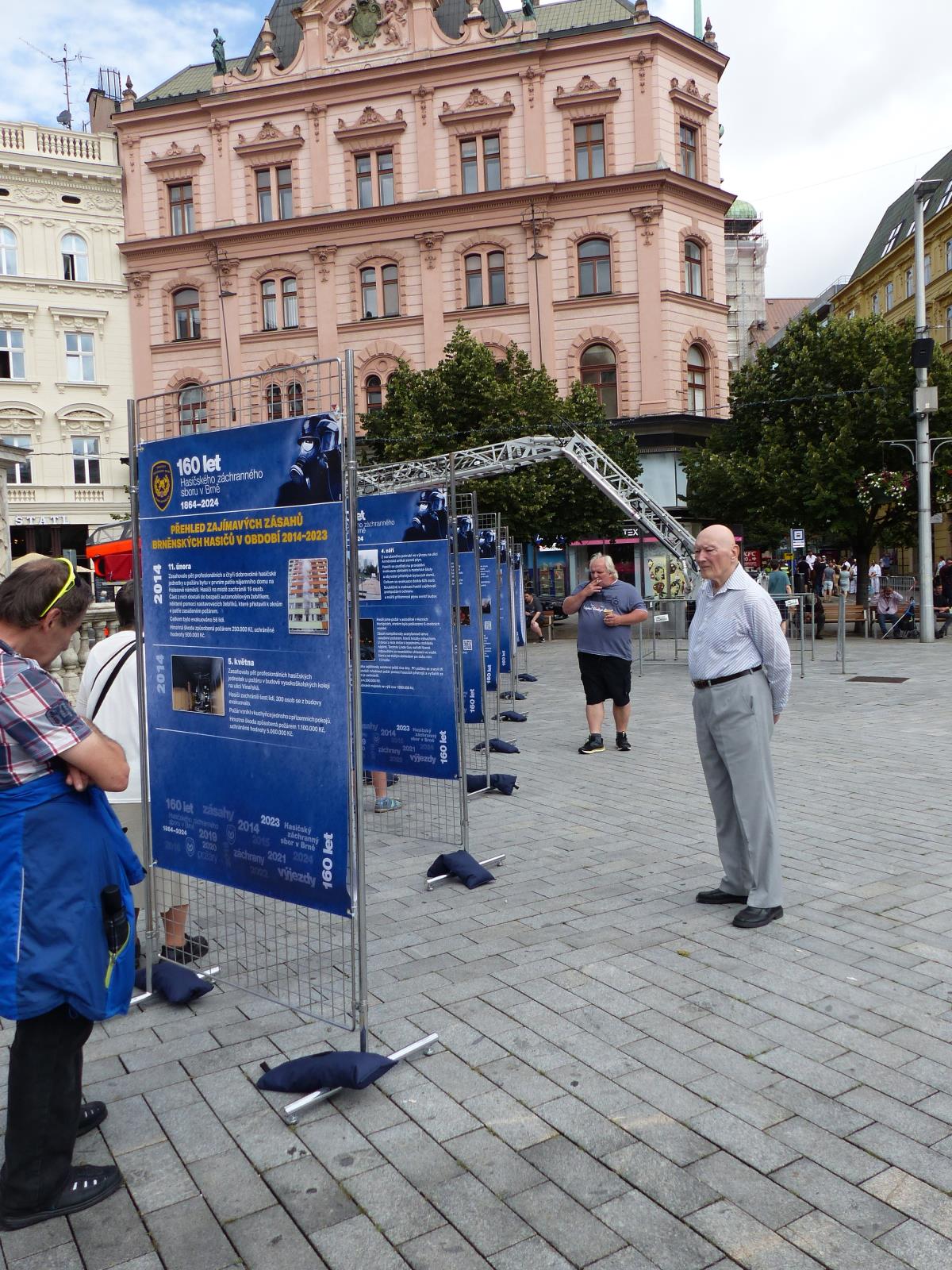 2024-06-22 Defilé požární techniky, Brno - nám.Svobody/Defilé (9).JPG