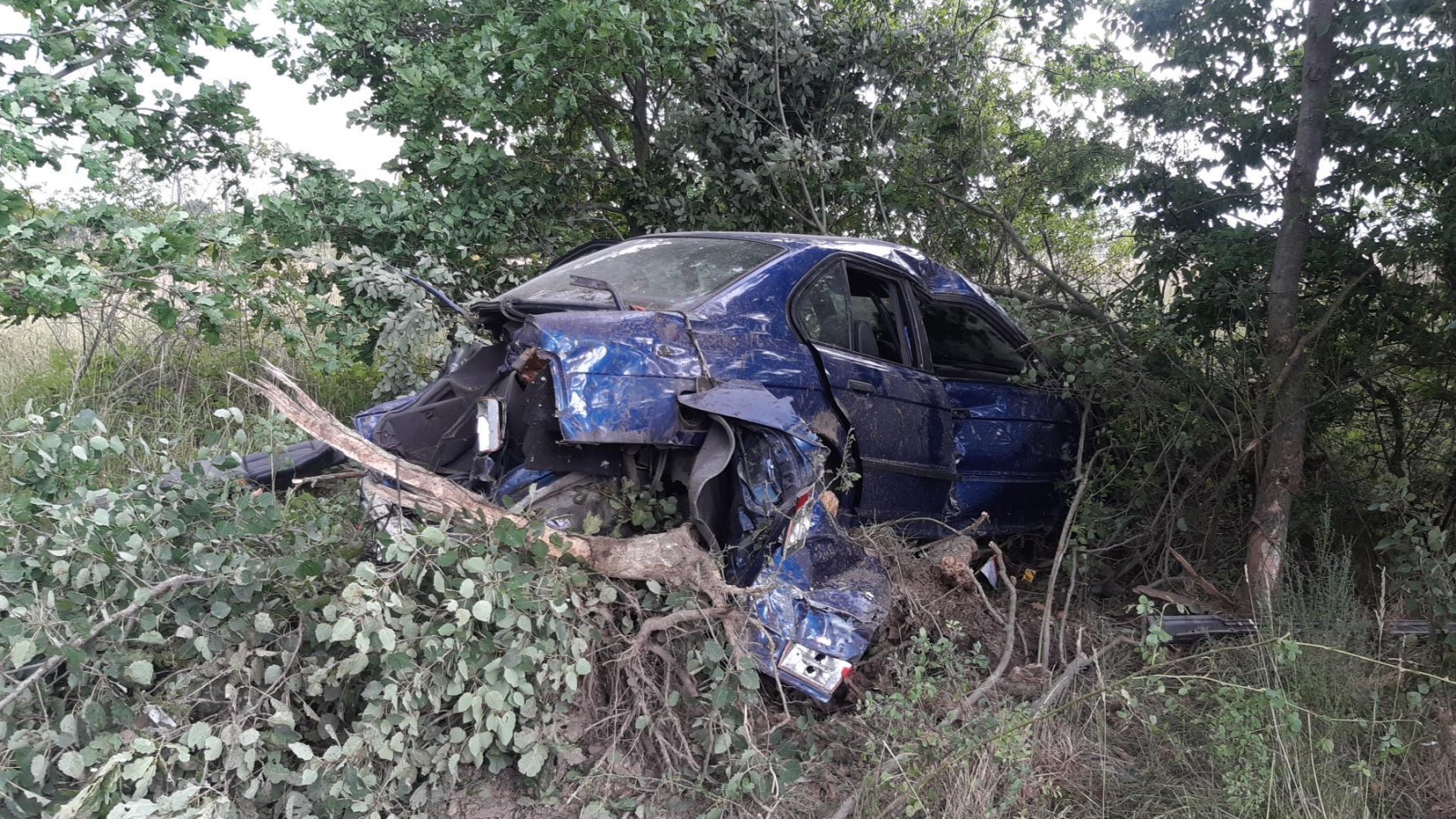 203-Havárie osobního automobilu u obce Horní Kruty na Kolínsku.jpg