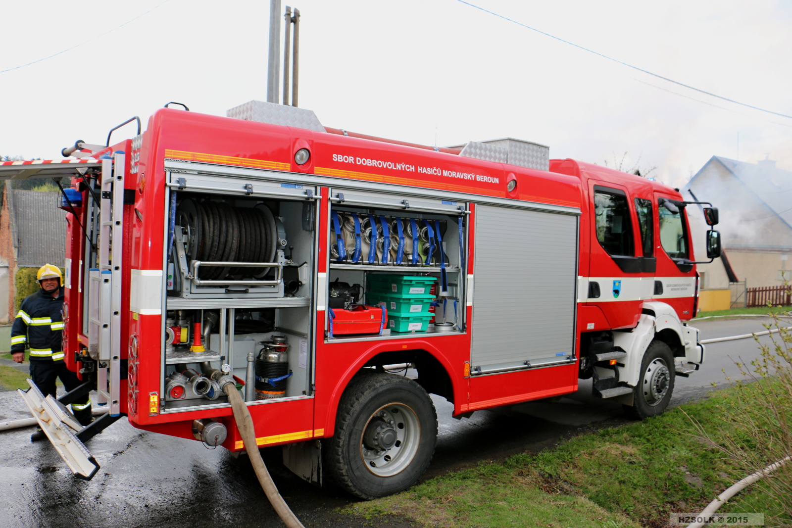 21 P_NB_26-4-2015 požár RD Nové Valteřice (71).JPG