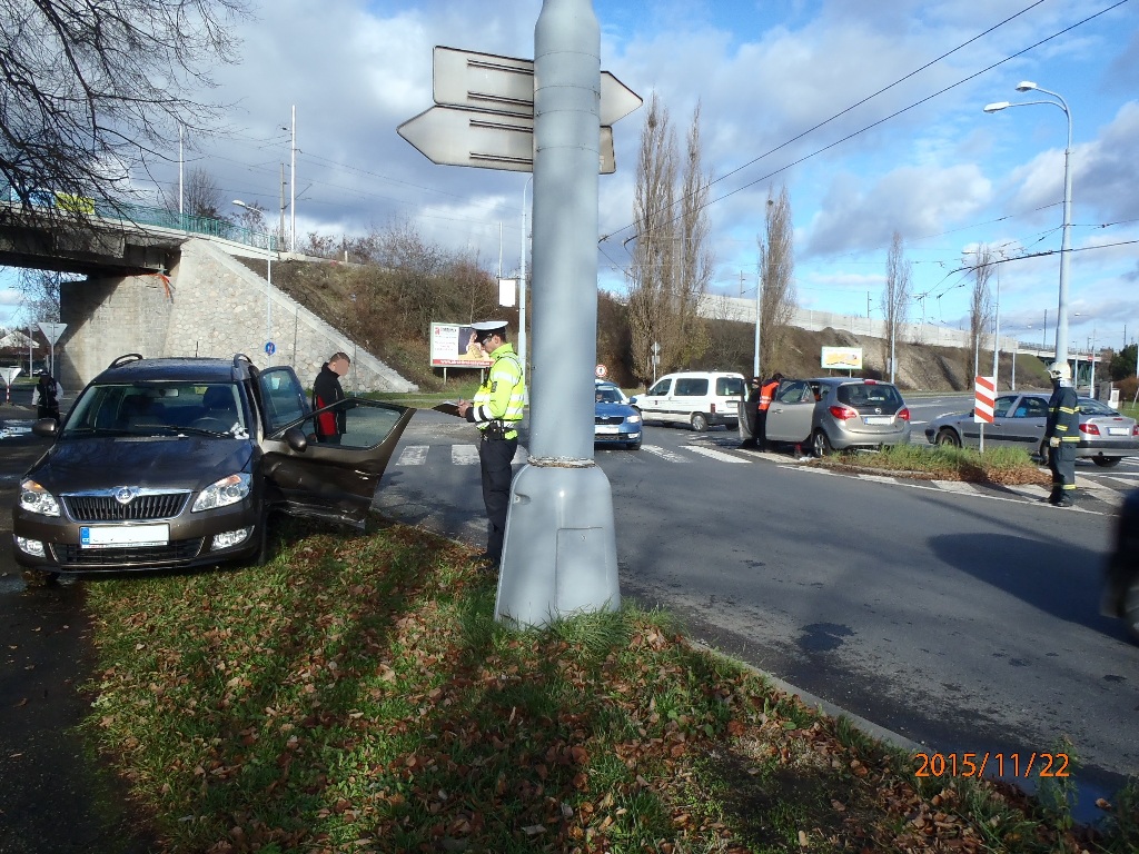 22.11.2015 DN Plzeň, Jateční x Těšínská.JPG