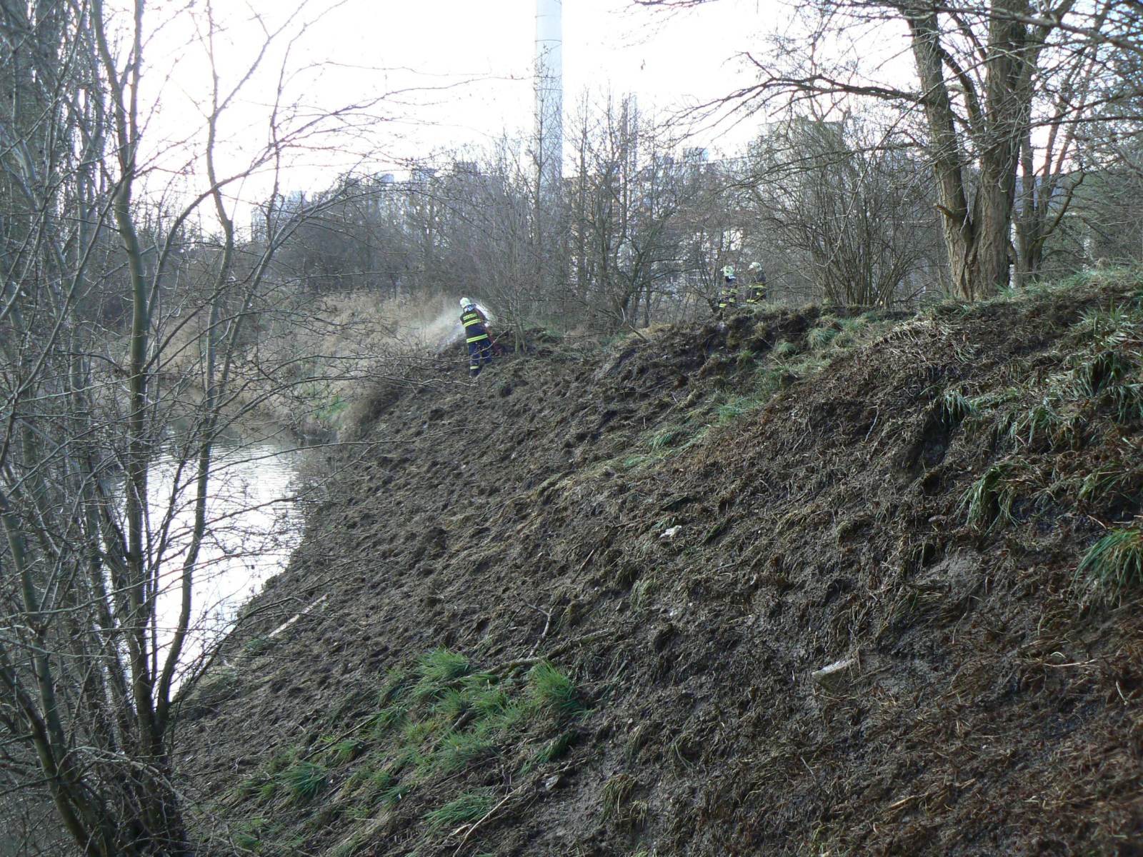 27.3.2014 požár trávy Nýřany.JPG