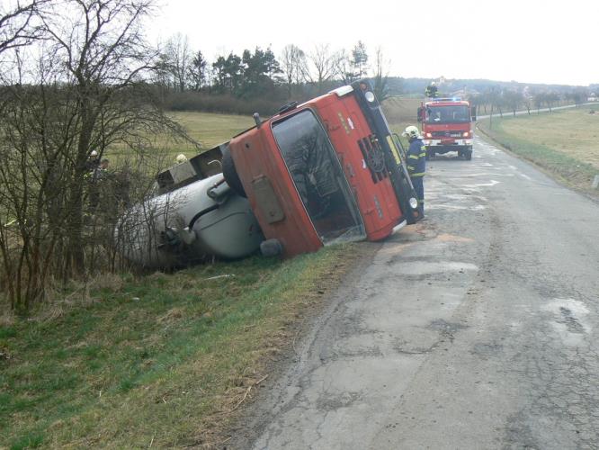 27.3.2015 DN cisterny + UNL Merklín