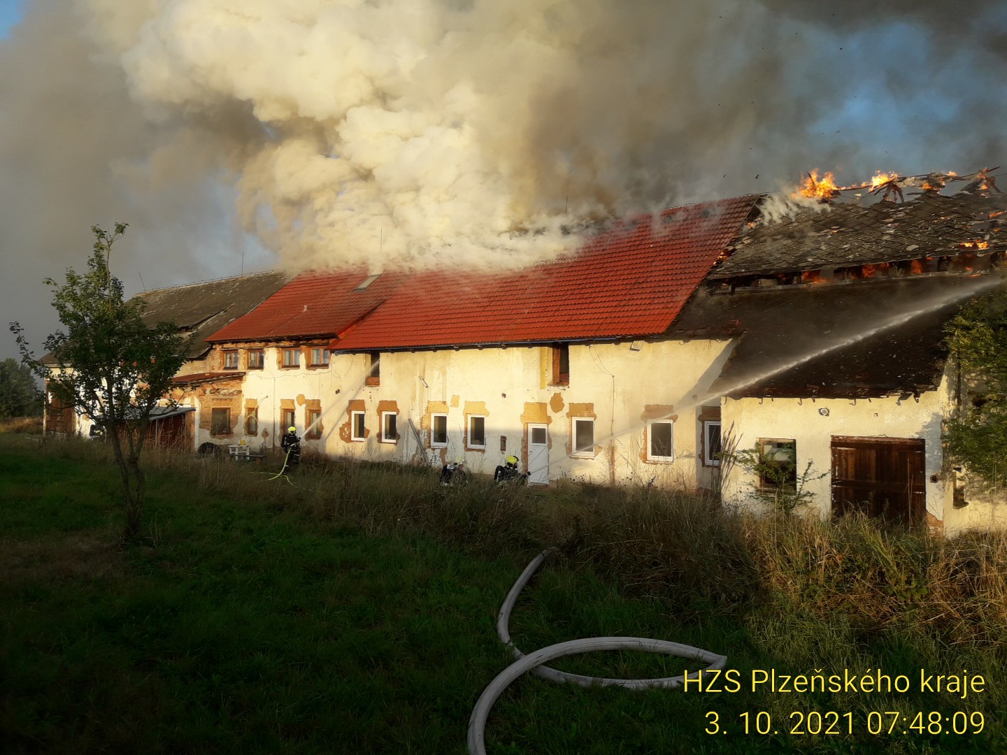 3_10_2021 Požár statku Lipno (14).jpg