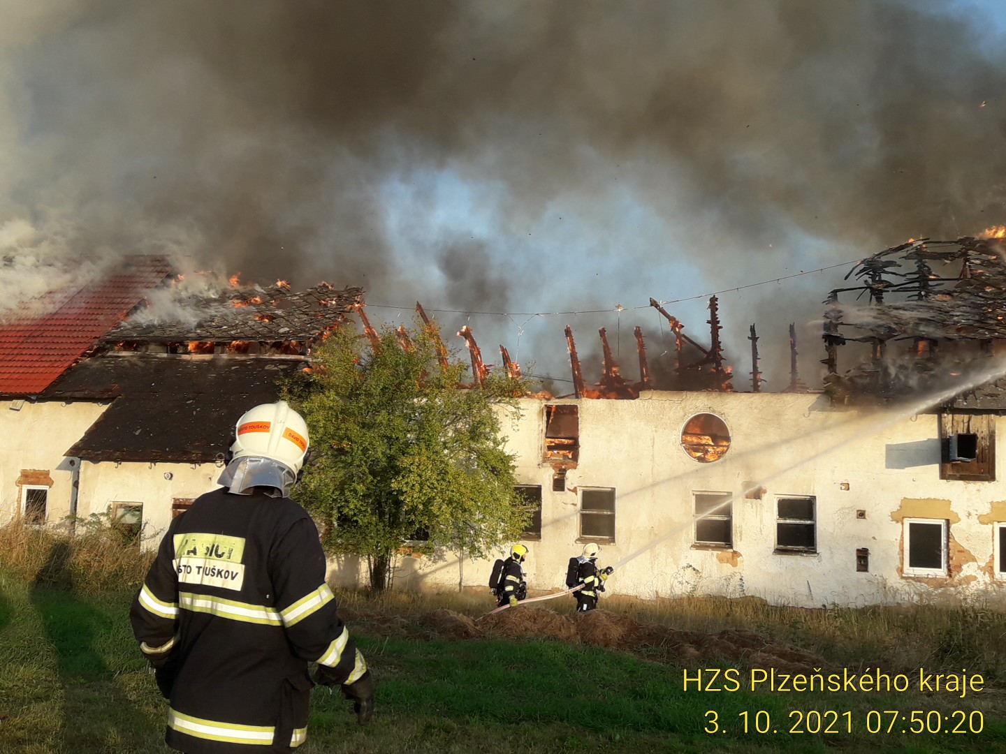 3_10_2021 Požár statku Lipno (18).jpg