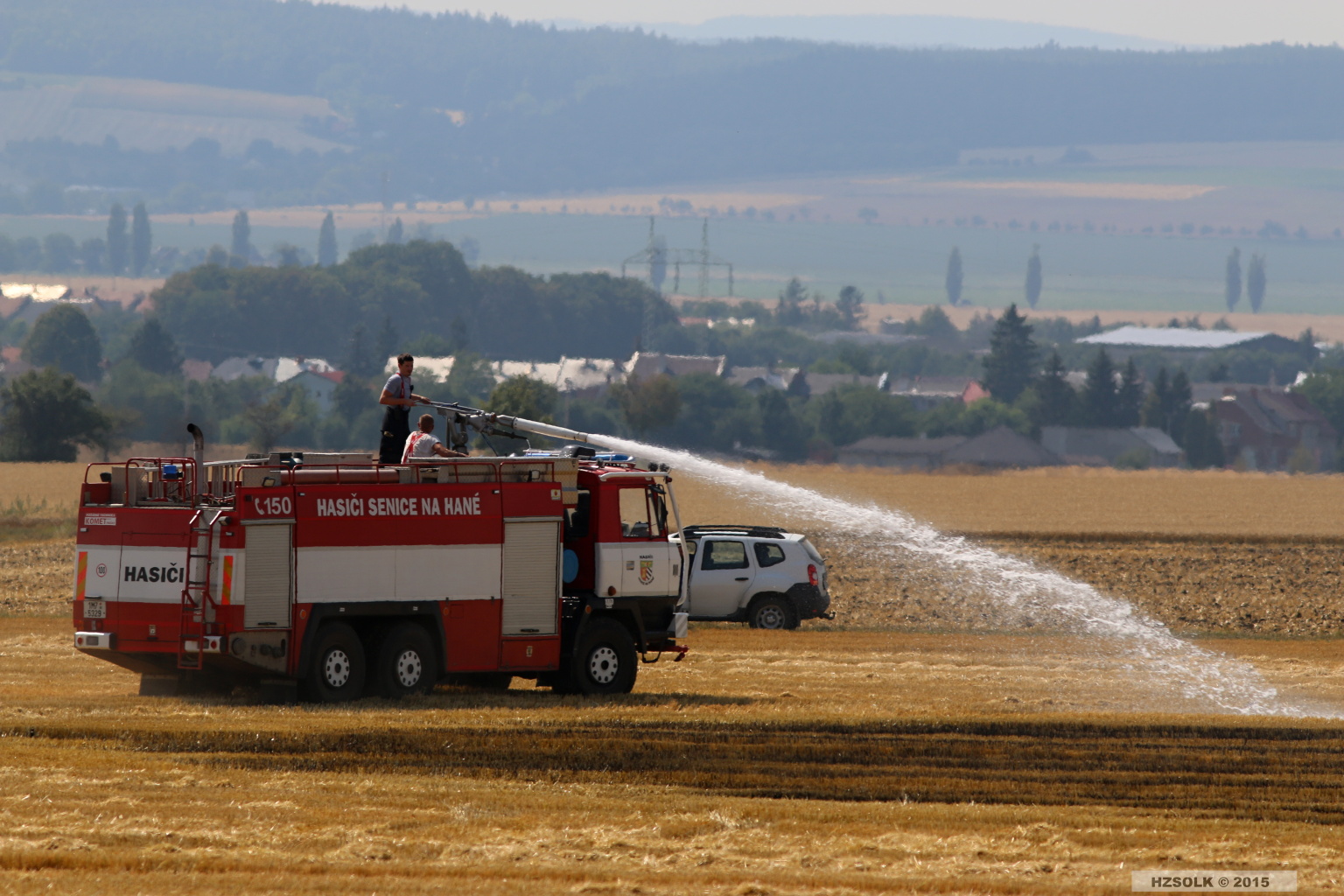 4 3-8-2015 P-PP_Likvidace požáru strniště Ústín - Olomoucko (12).JPG