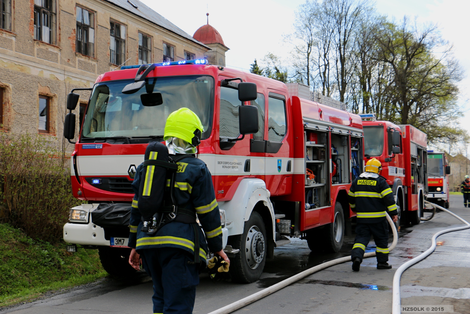 4 P_NB_26-4-2015 požár RD Nové Valteřice (12).JPG